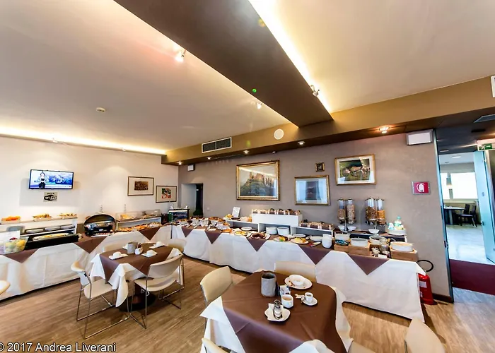 酒店 唐纳特洛伊莫纳酒店 4*