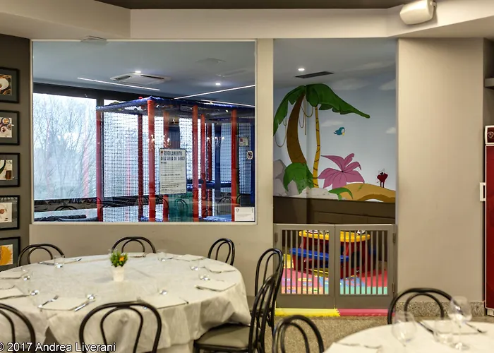 ホテル Donatello イーモラ